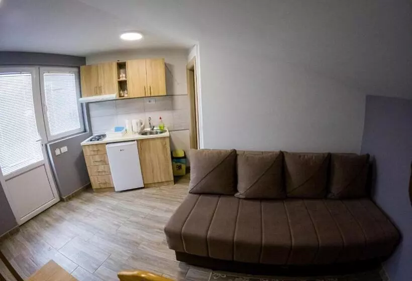 S&m Apartmani