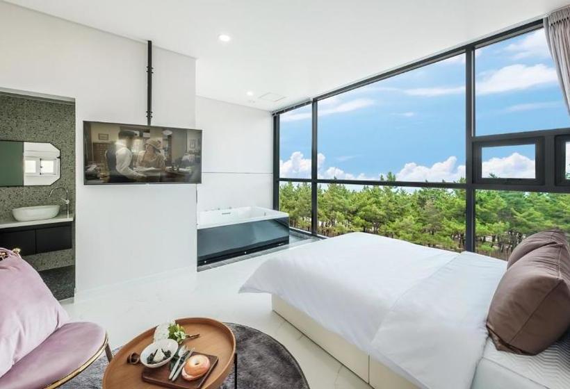 Gangneung Little Prince Spa Pension