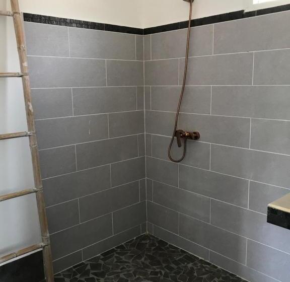 پانسیون Les Aloès By Creyol Animal