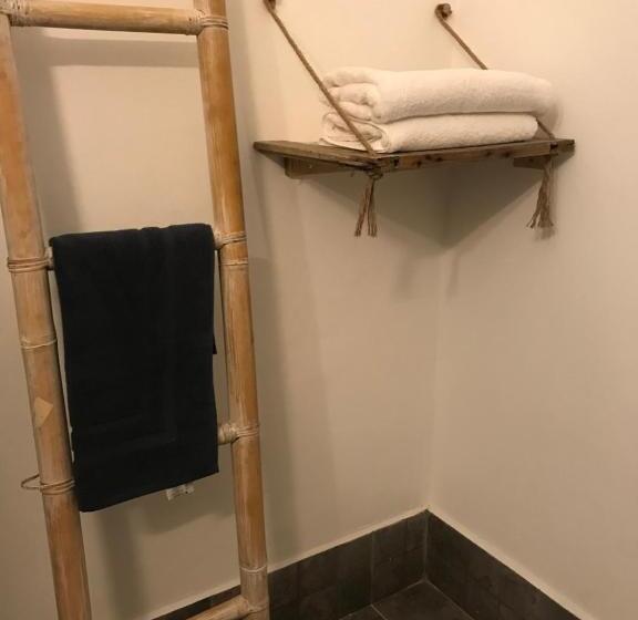 پانسیون Les Aloès By Creyol Animal