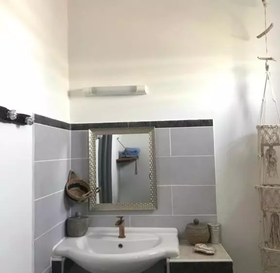 پانسیون Les Aloès By Creyol Animal