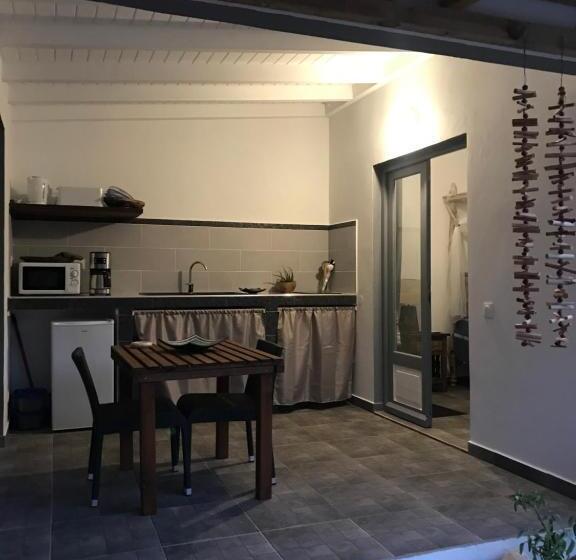 پانسیون Les Aloès By Creyol Animal