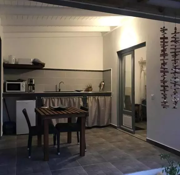 پانسیون Les Aloès By Creyol Animal