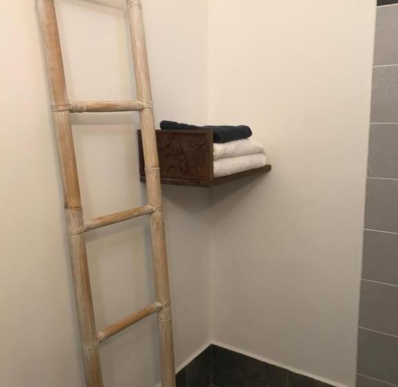 پانسیون Les Aloès By Creyol Animal