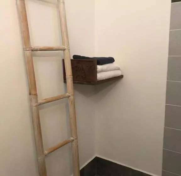 پانسیون Les Aloès By Creyol Animal