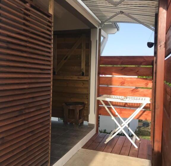 پانسیون Les Aloès By Creyol Animal