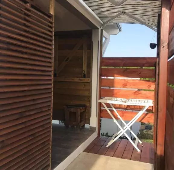 پانسیون Les Aloès By Creyol Animal