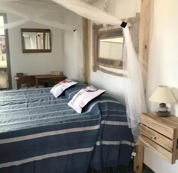 پانسیون Les Aloès By Creyol Animal