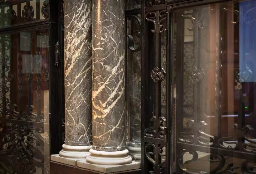 هتل Abanico Casa Palacio