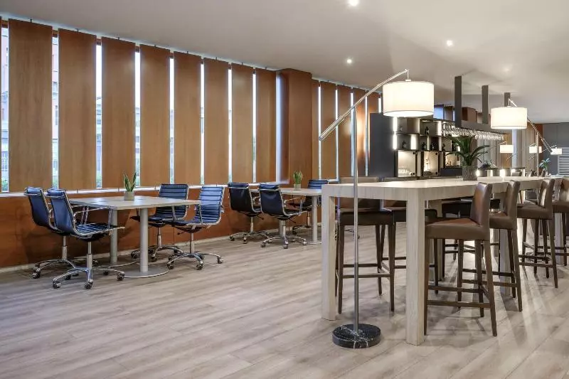 Ac Hotel Sevilla Fórum By Marriott