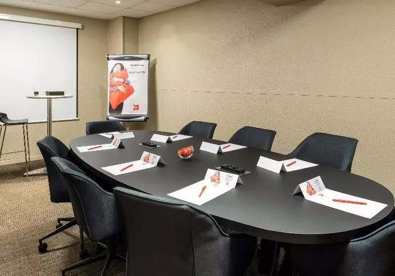 هتل Ibis Paris Alesia Montparnasse