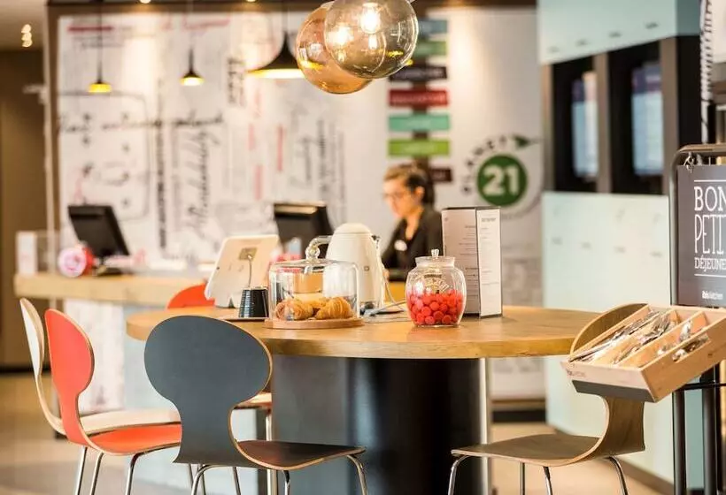 Отель Ibis Rennes Centre Gare Sud