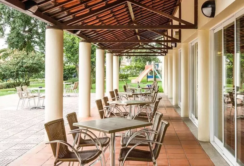 هتل Ibis Setubal
