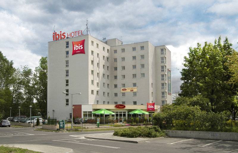 בית מלון כפרי Ibis Warszawa Ostrobramska