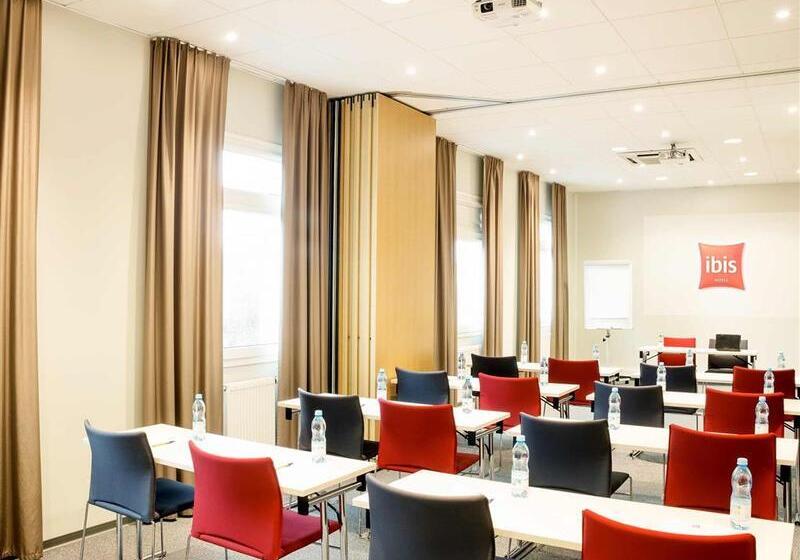 בית מלון כפרי Ibis Warszawa Ostrobramska