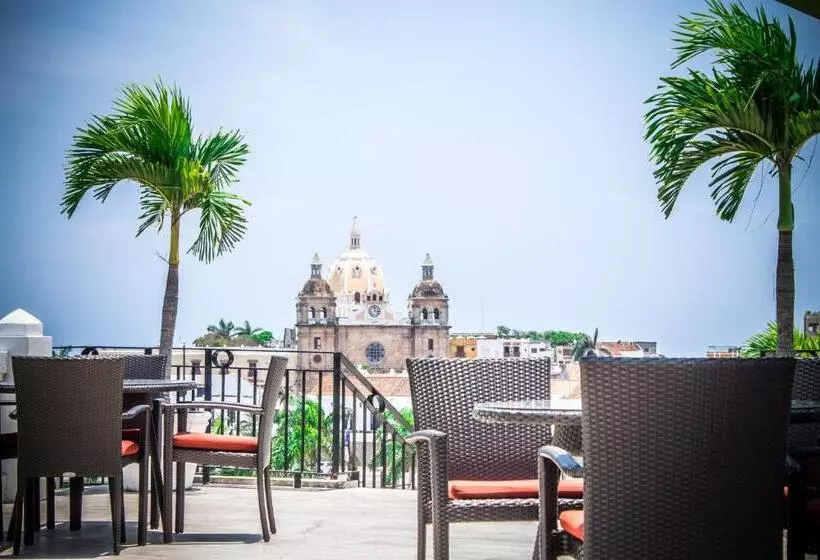 בית מלון כפרי Monterrey