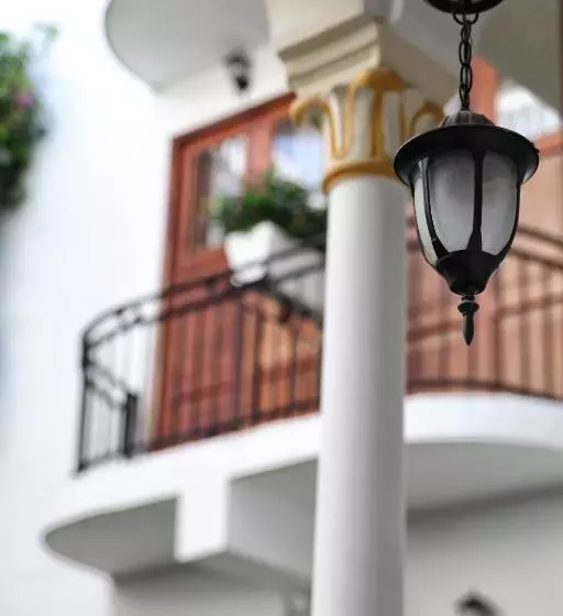 בית מלון כפרי Monterrey