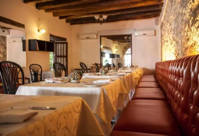 בית מלון כפרי Monterrey