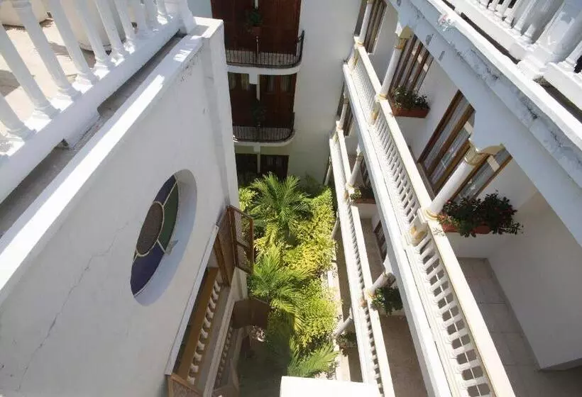 בית מלון כפרי Monterrey