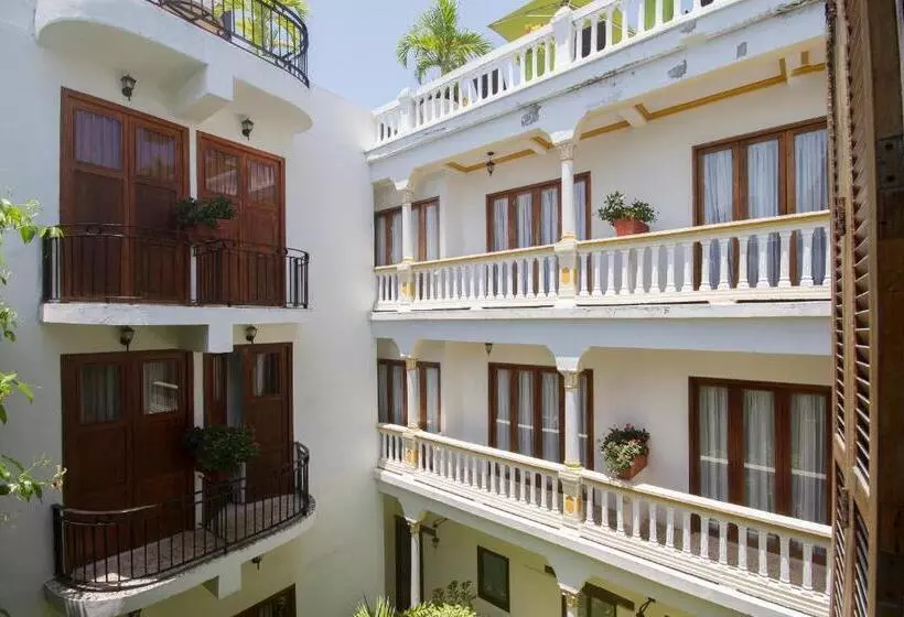 בית מלון כפרי Monterrey