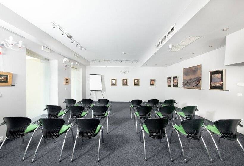 هتل Museum Budapest