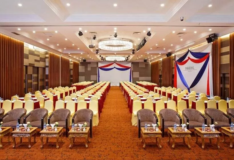 هتل Parkroyal Yangon