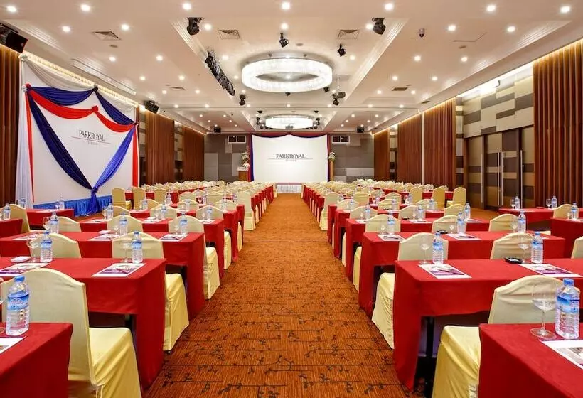 هتل Parkroyal Yangon