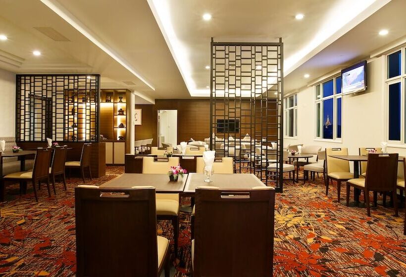 בית מלון כפרי Parkroyal Yangon