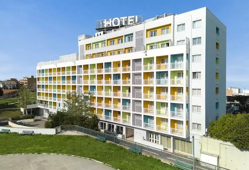 בית מלון כפרי Roma Tor Vergata