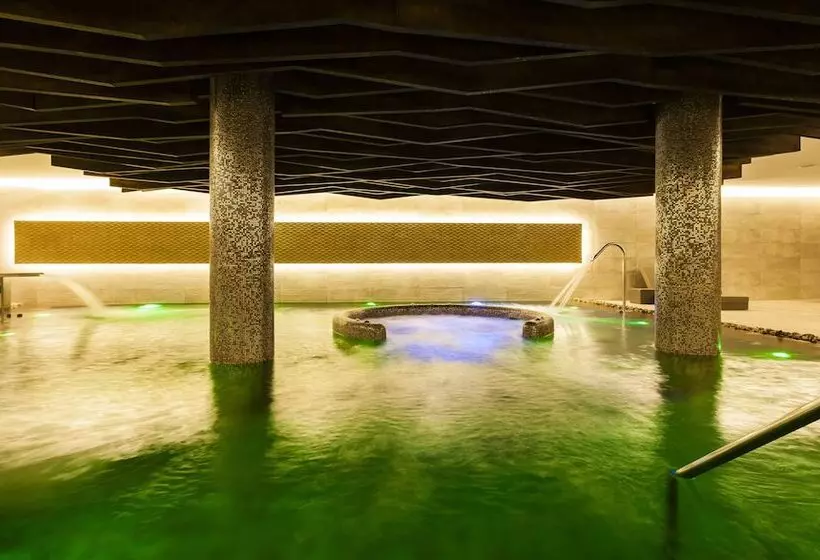 Hotel Serrano Palace