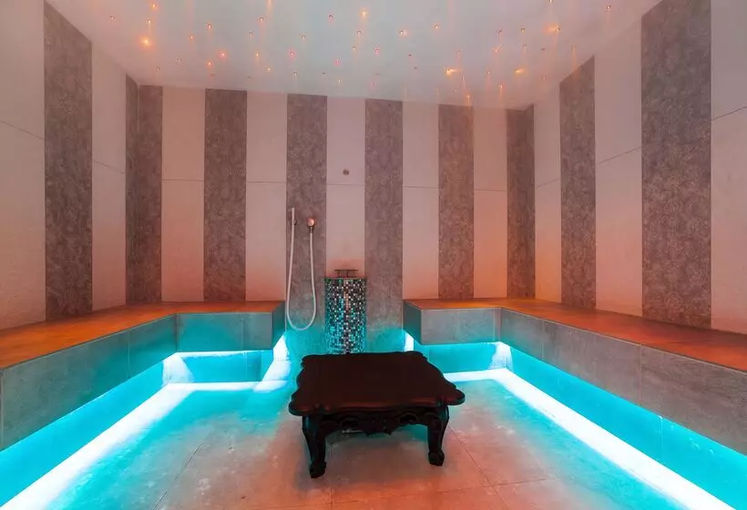 Hotel Serrano Palace