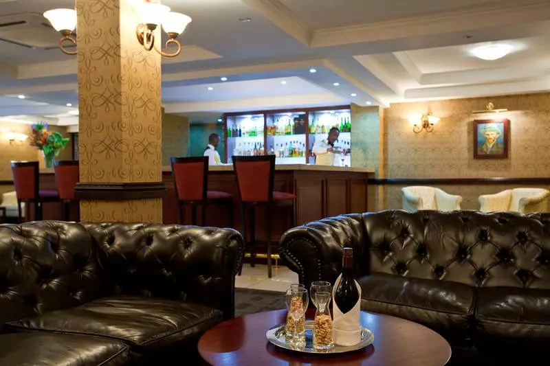 酒店 Sunbird Capital