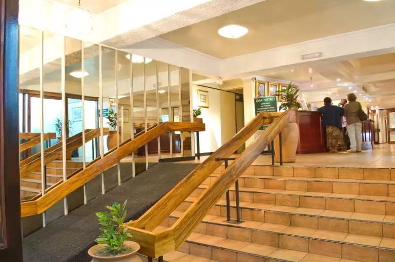 酒店 Sunbird Capital