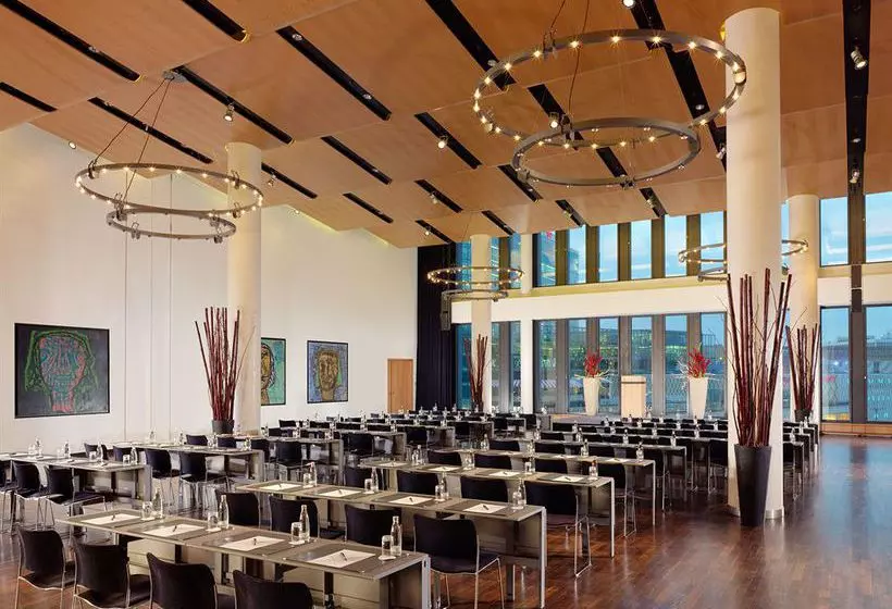 هتل Swissôtel Berlin