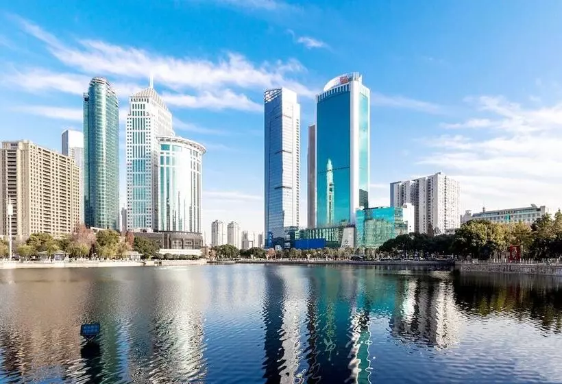 Otel Voco Wuhan Xinhua, An Ihg