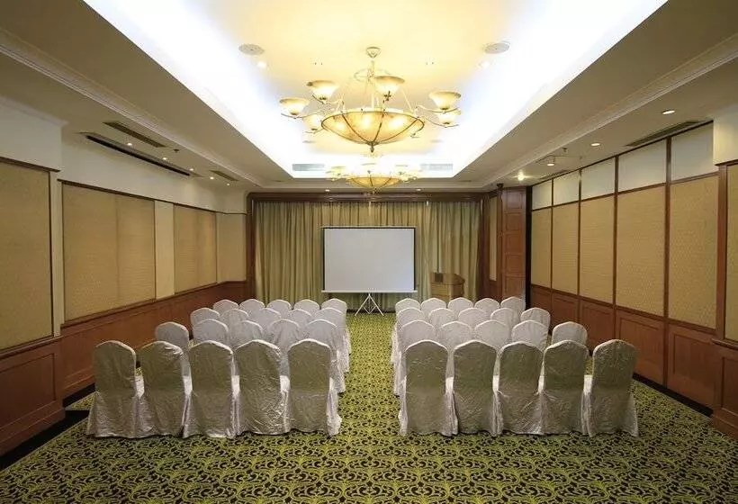 Otel Voco Wuhan Xinhua, An Ihg