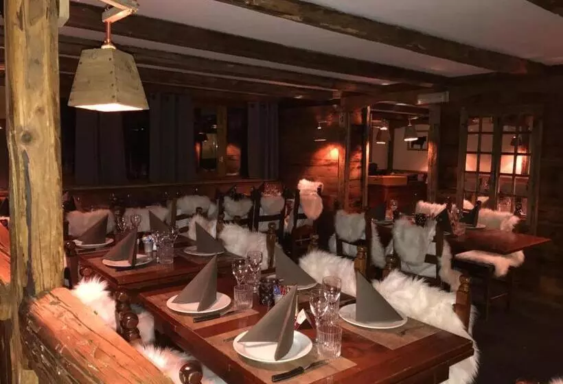 Le Cheval Blanc   Village Montana