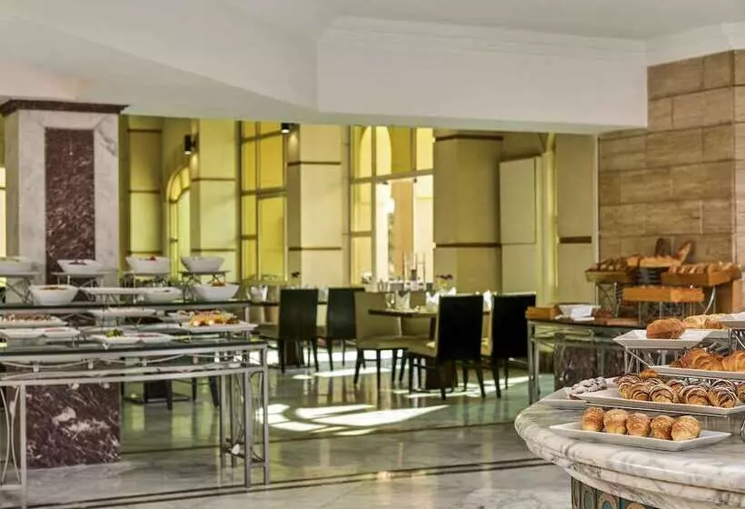 استراحتگاه Mövenpick Hotel Cairo Media City