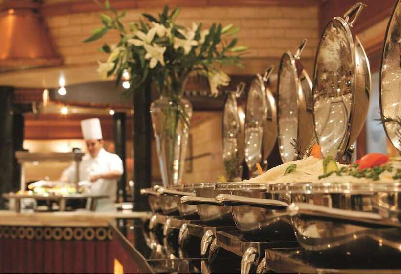 استراحتگاه Mövenpick Hotel Cairo   Media City