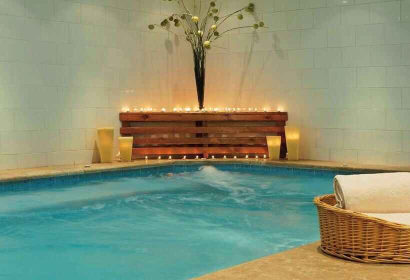 استراحتگاه Mövenpick Hotel Cairo   Media City