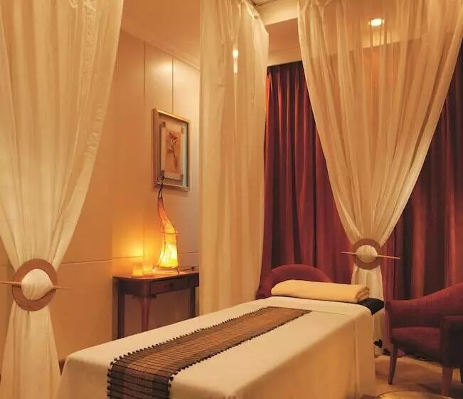 استراحتگاه Mövenpick Hotel Cairo Media City