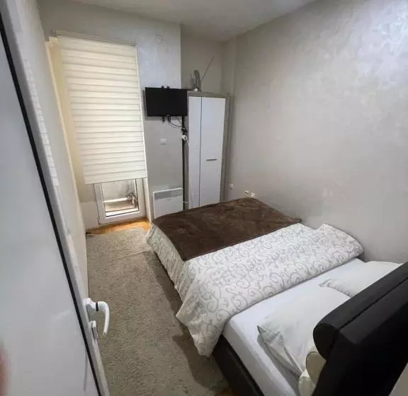 هاستل Apartmani Mv