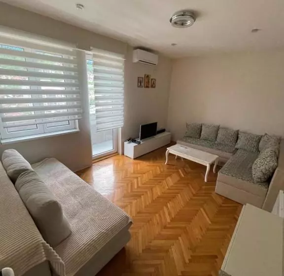 هاستل Apartmani Mv