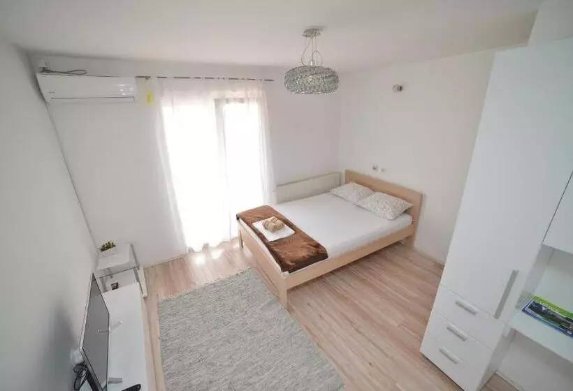 هاستل Apartmani Mv
