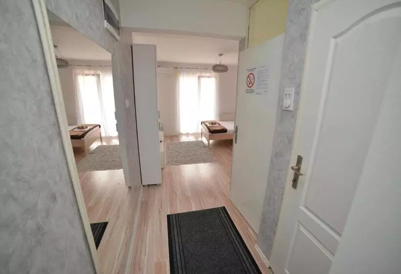 هاستل Apartmani Mv