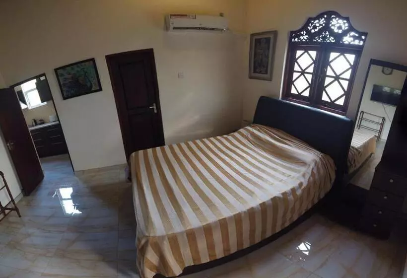 ユースホステル White Elephant Villa & Restaurant