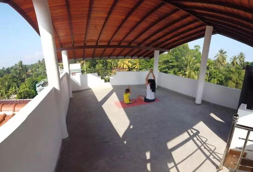 ユースホステル White Elephant Villa & Restaurant