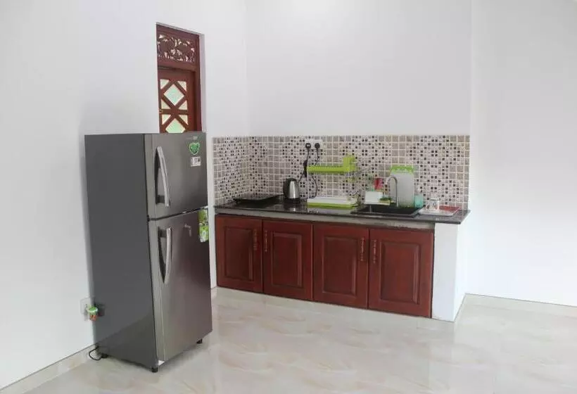 ユースホステル White Elephant Villa & Restaurant