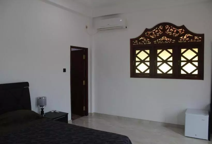 ユースホステル White Elephant Villa & Restaurant