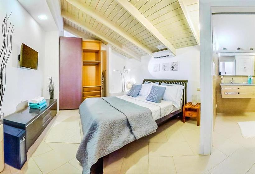 تختخواب و صبحانه Everything Punta Cana  Los Corales